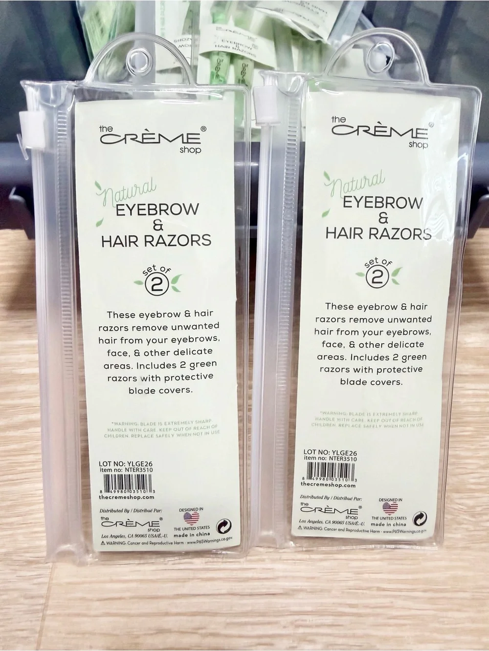 2 packsThe Crème Shop Natural Eyebrow & Hair Razors - Light Green